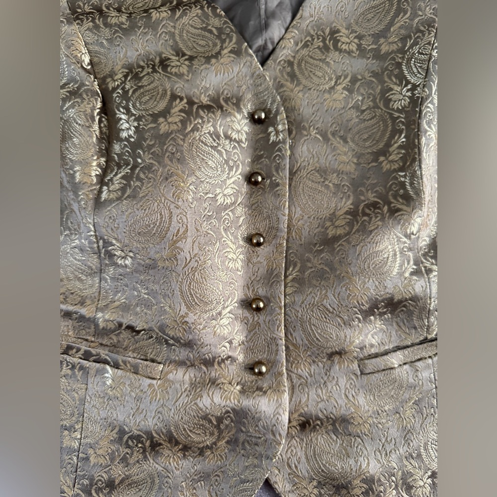 Elegant Gold Brocade Vest - Picture 8 of 9